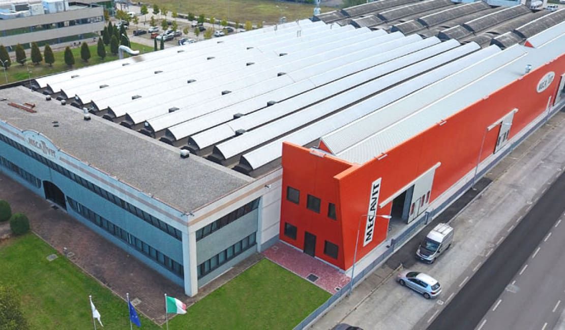 Externes Luftbild der Firma Mecavit